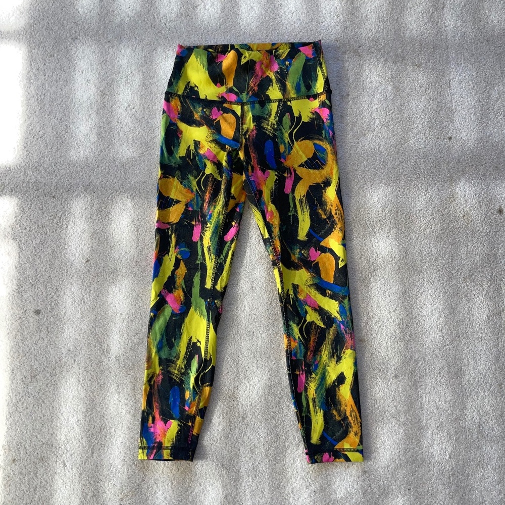 Lululemon Wunder Train High-Rise Tight 25” – Bright Pattern, 8 | Like New